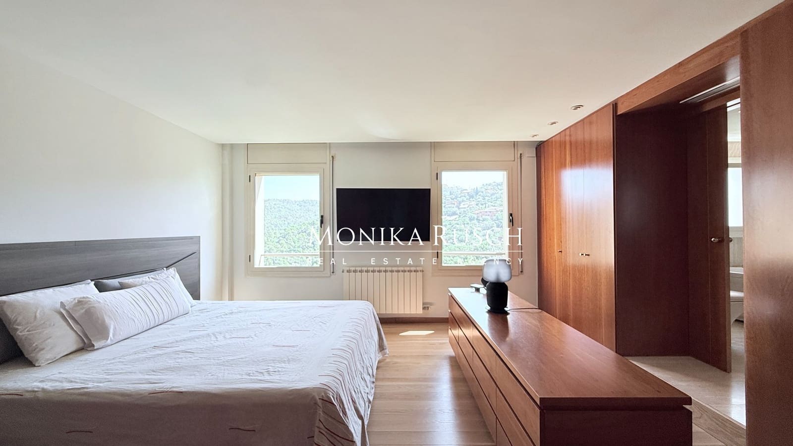 6 Zimmer Villa zu verkaufen in Barcelona Stadt mit Pool Garage - 2.300.000 € (Ref: 9919318)