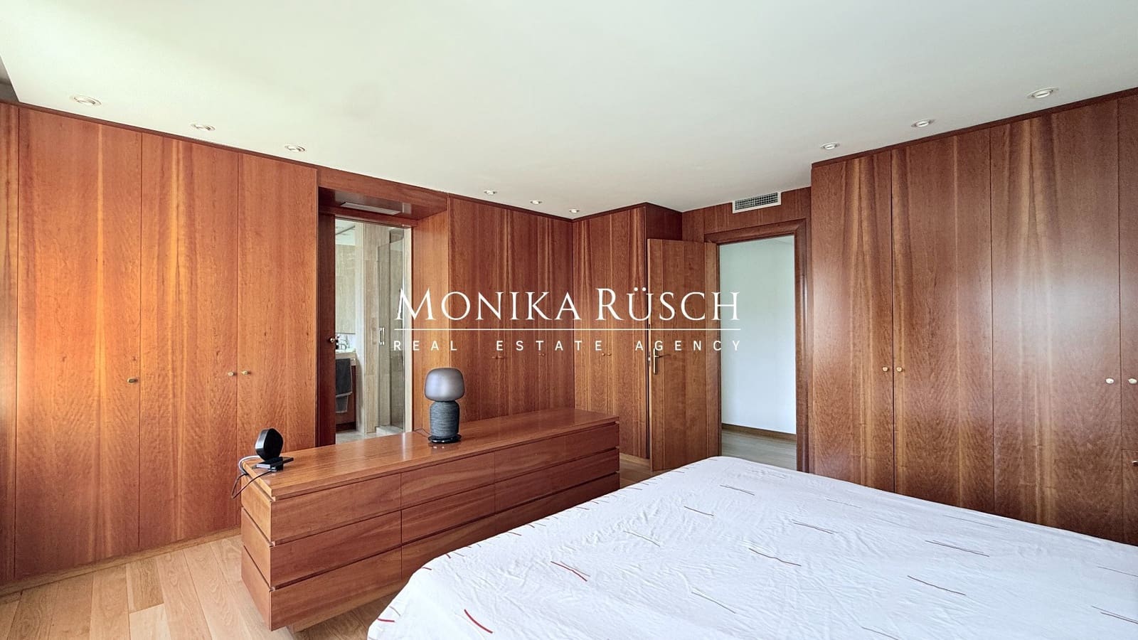 6 Zimmer Villa zu verkaufen in Barcelona Stadt mit Pool Garage - 2.300.000 € (Ref: 9919318)