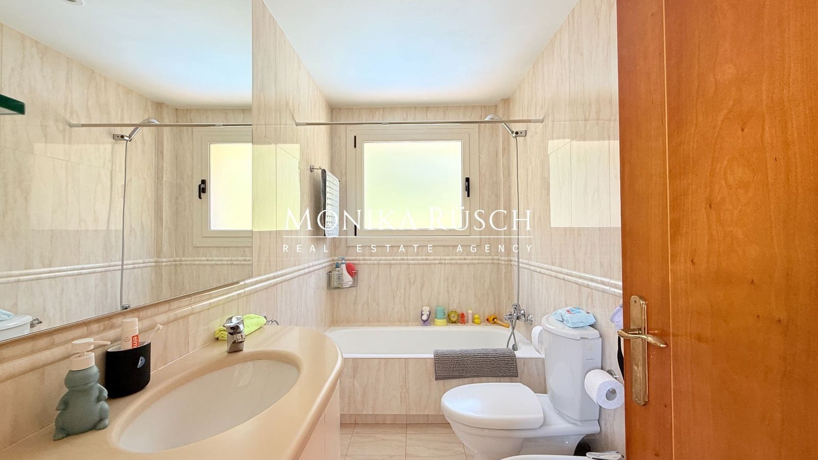 6 Zimmer Villa zu verkaufen in Barcelona Stadt mit Pool Garage - 2.300.000 € (Ref: 9919318)