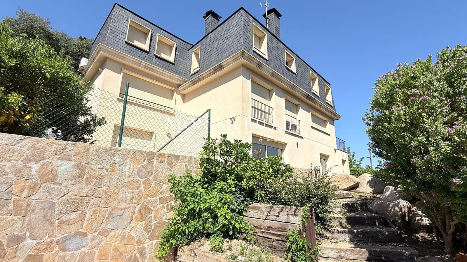 6 Zimmer Villa zu verkaufen in Barcelona Stadt mit Pool Garage - 2.300.000 € (Ref: 9919318)