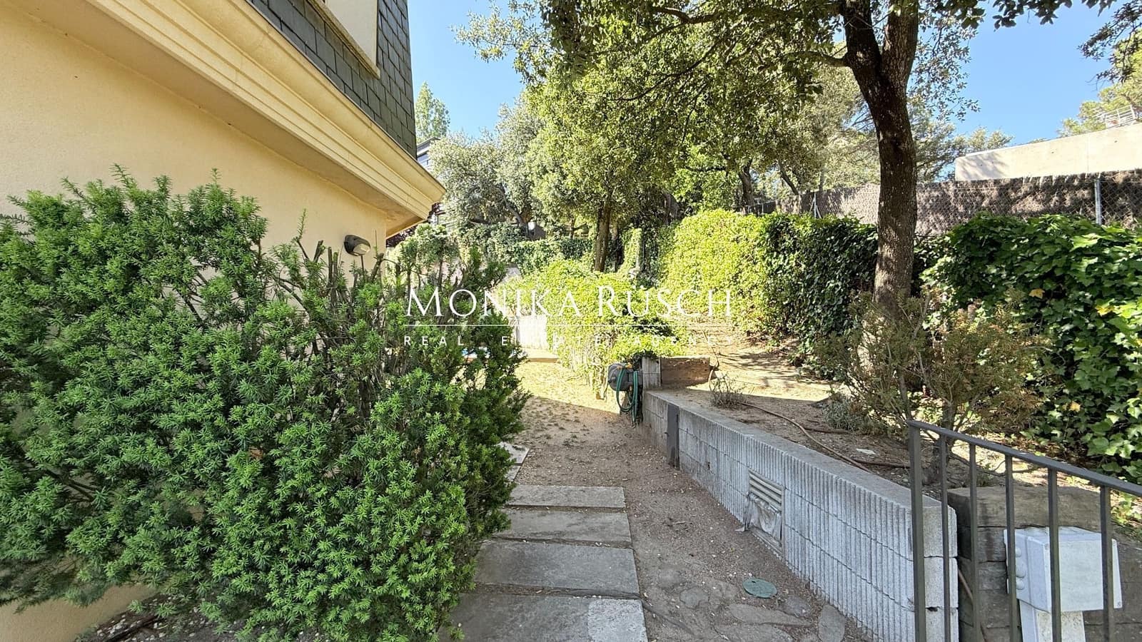 6 Zimmer Villa zu verkaufen in Barcelona Stadt mit Pool Garage - 2.300.000 € (Ref: 9919318)