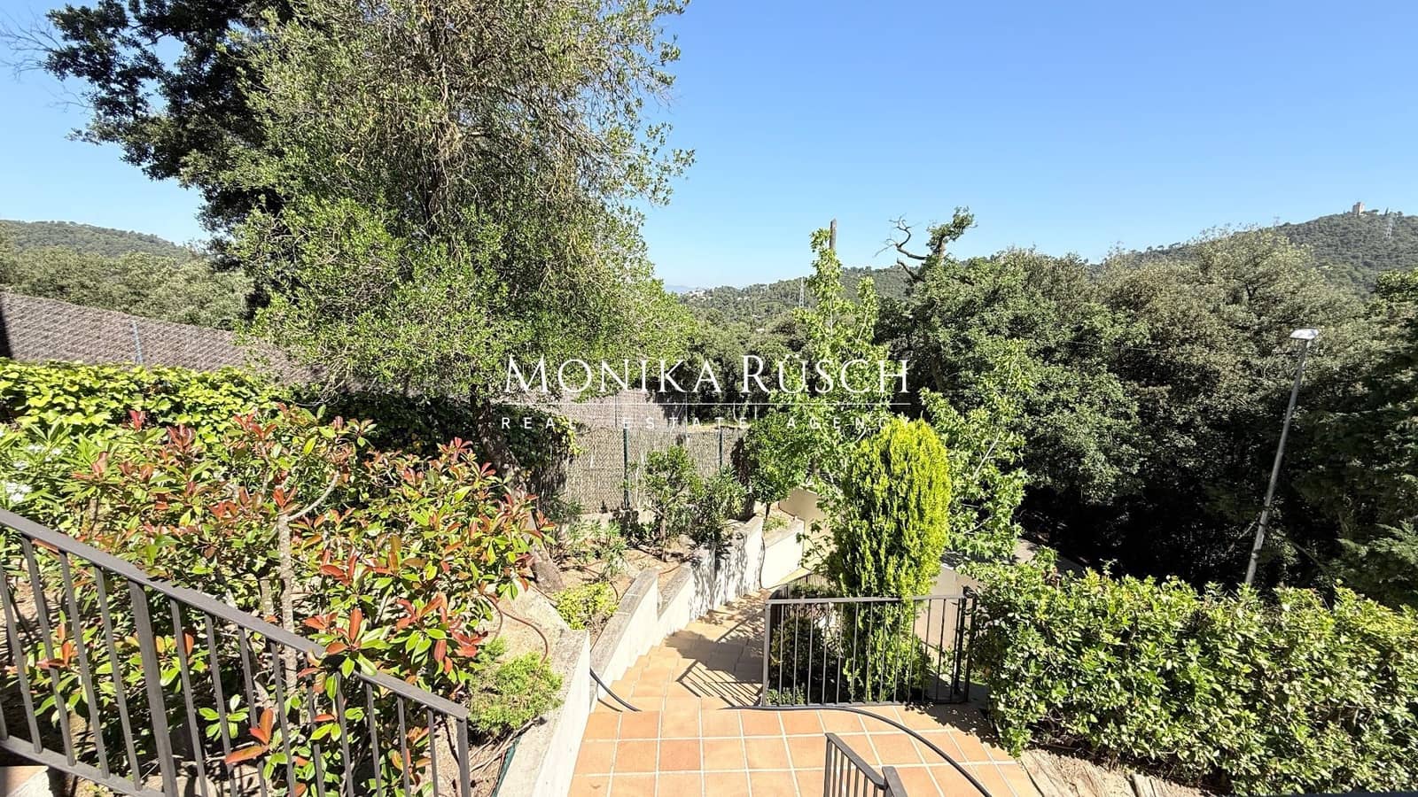 6 Zimmer Villa zu verkaufen in Barcelona Stadt mit Pool Garage - 2.300.000 € (Ref: 9919318)