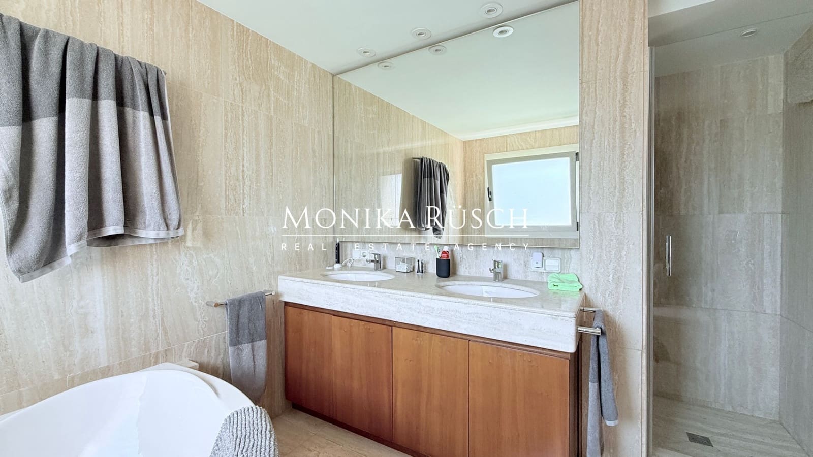 6 soveværelse Villa til leje i Barcelona by med swimmingpool garage - € 5.500 (Ref: 9946948)