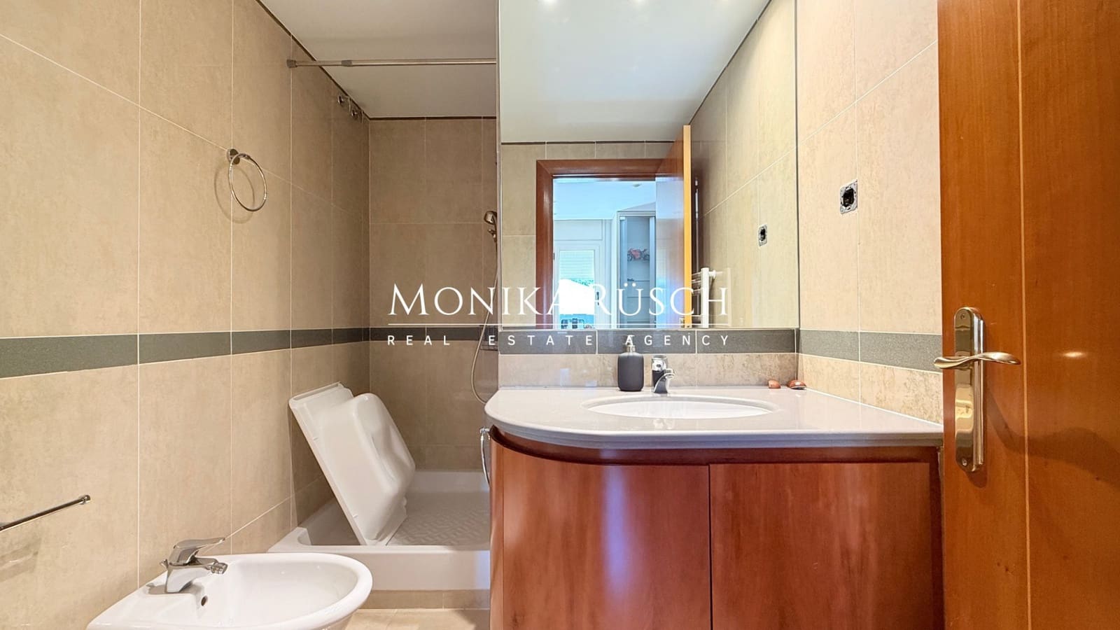 6 soveværelse Villa til leje i Barcelona by med swimmingpool garage - € 5.500 (Ref: 9946948)