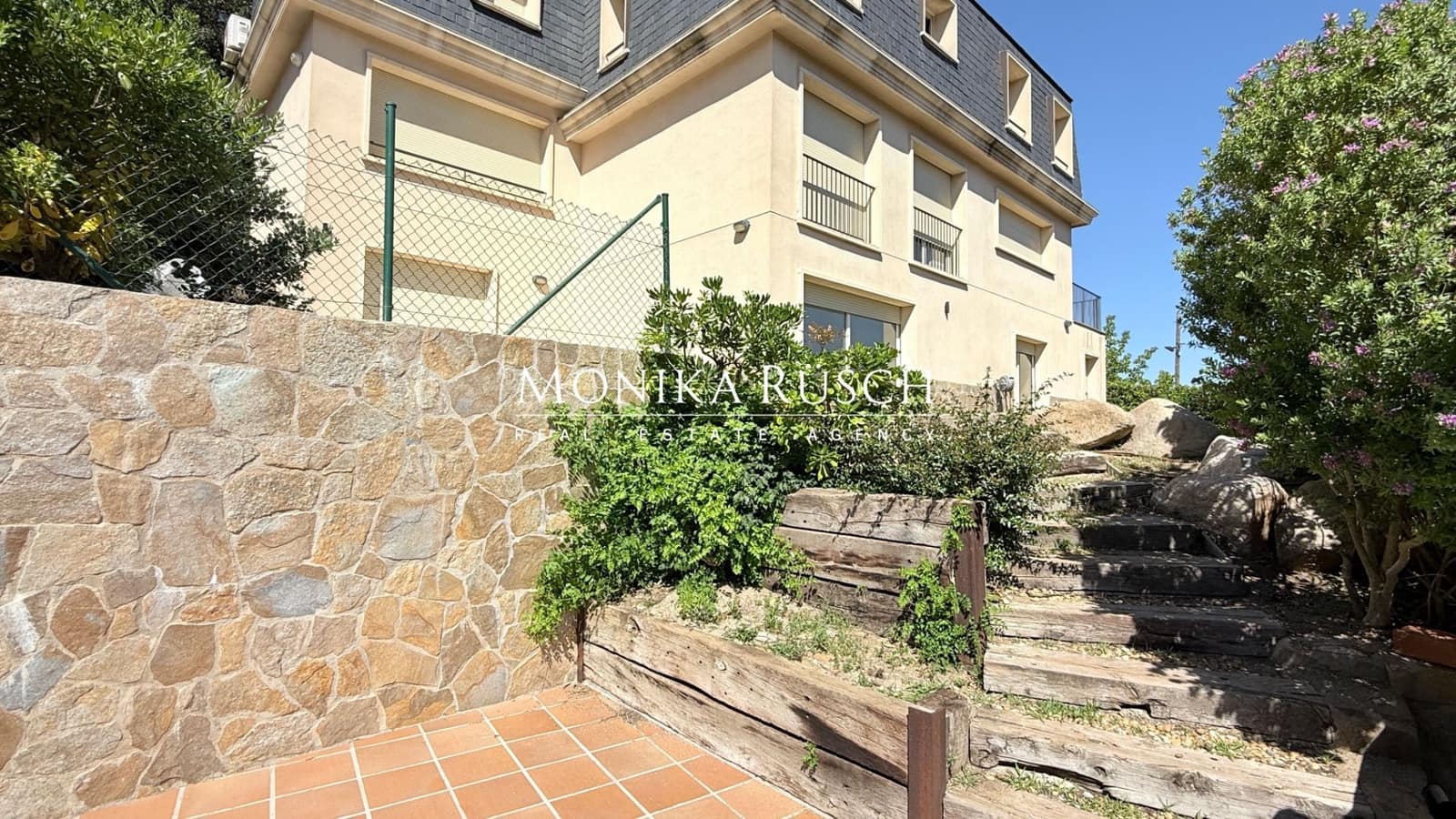 6 soveværelse Villa til leje i Barcelona by med swimmingpool garage - € 5.500 (Ref: 9946948)