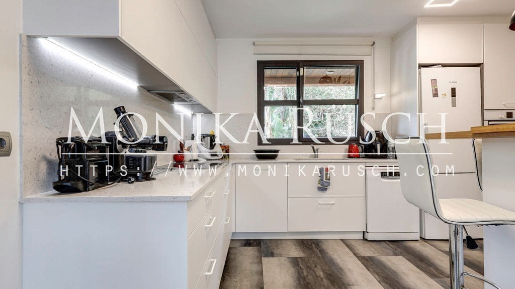 Chalet de 5 habitaciones en Castelldefels en venta con garaje - 1.390.000 € (Ref: 9961950)