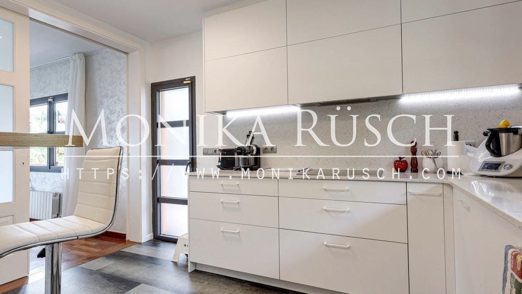 Chalet de 5 habitaciones en Castelldefels en venta con garaje - 1.390.000 € (Ref: 9961950)