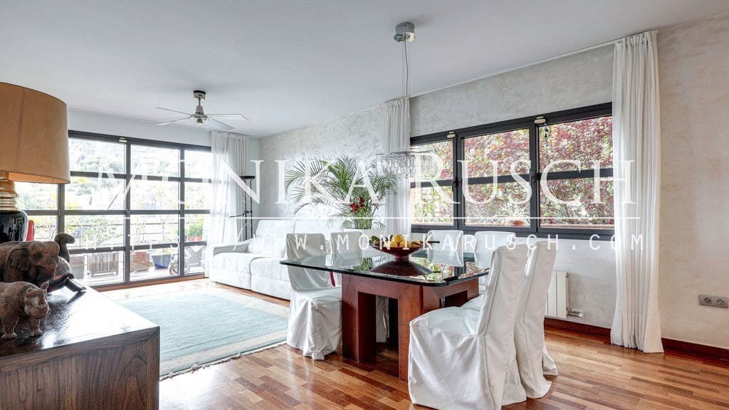 Chalet de 5 habitaciones en Castelldefels en venta con garaje - 1.390.000 € (Ref: 9961950)