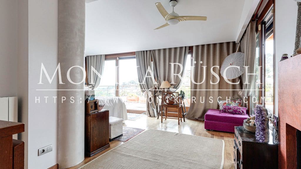 Chalet de 5 habitaciones en Castelldefels en venta con garaje - 1.390.000 € (Ref: 9961950)