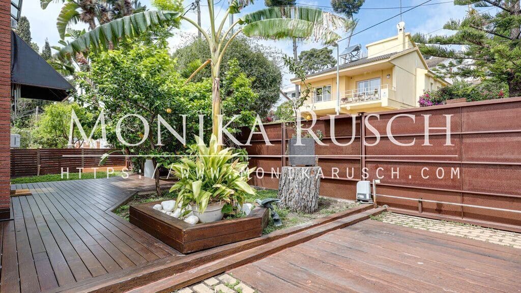 Chalet de 5 habitaciones en Castelldefels en venta con garaje - 1.390.000 € (Ref: 9961950)
