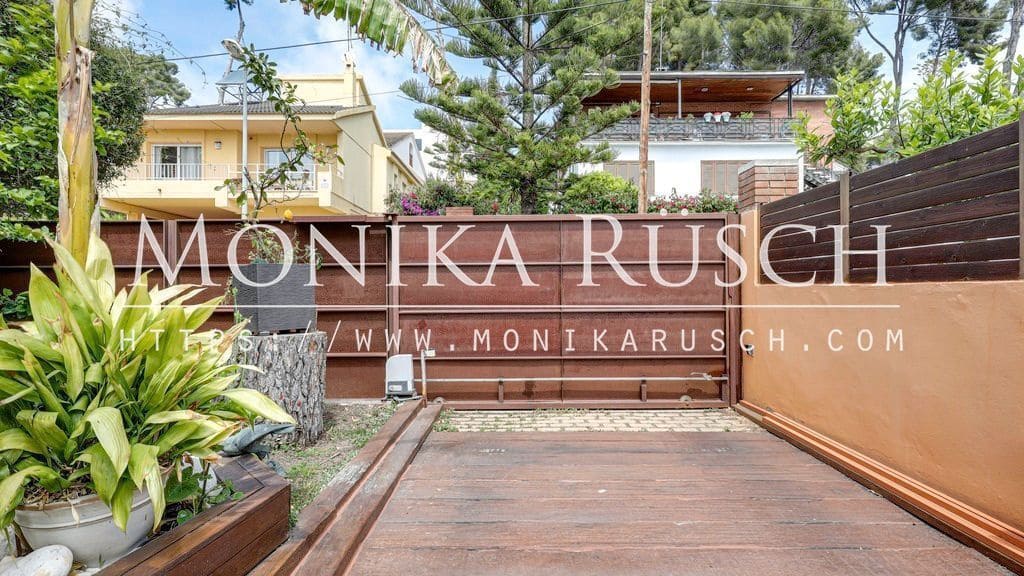 Chalet de 5 habitaciones en Castelldefels en venta con garaje - 1.390.000 € (Ref: 9961950)