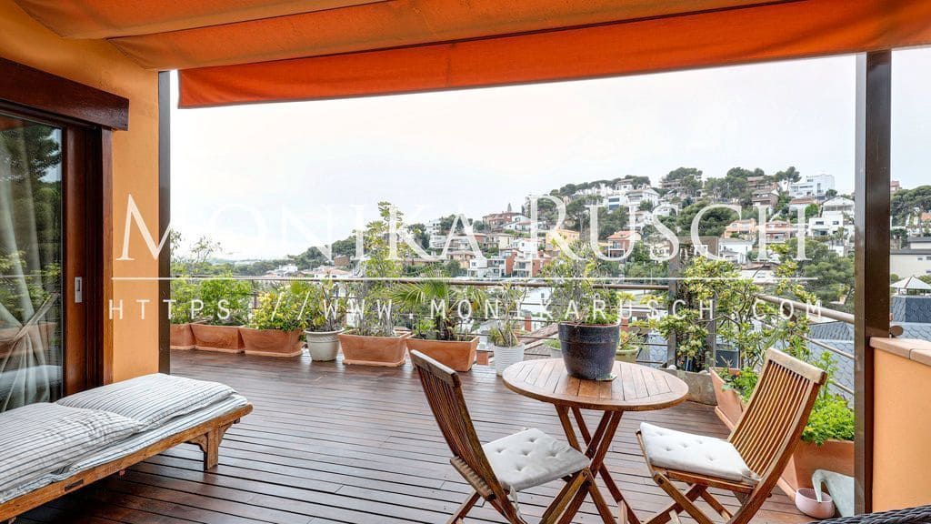 Chalet de 5 habitaciones en Castelldefels en venta con garaje - 1.390.000 € (Ref: 9961950)