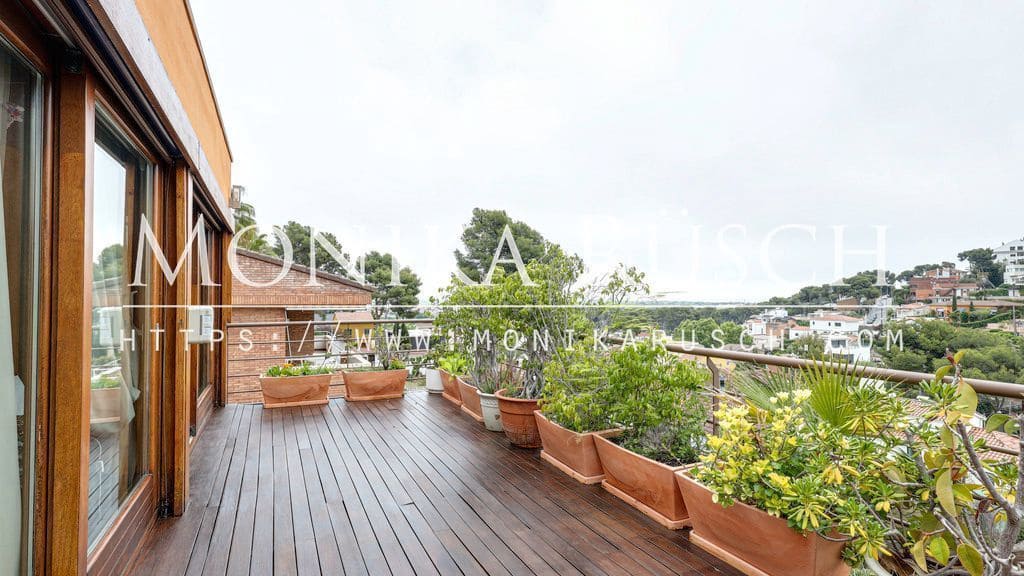 Chalet de 5 habitaciones en Castelldefels en venta con garaje - 1.390.000 € (Ref: 9961950)