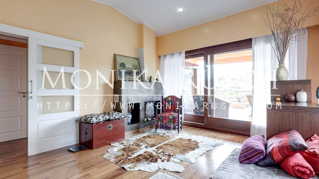 Chalet de 5 habitaciones en Castelldefels en venta con garaje - 1.390.000 € (Ref: 9961950)