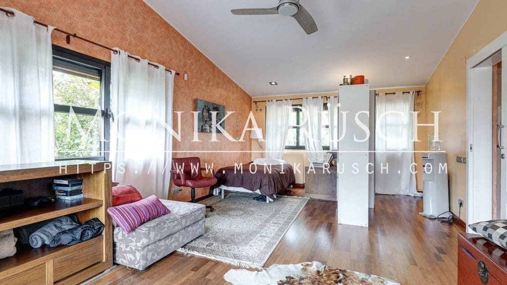 Chalet de 5 habitaciones en Castelldefels en venta con garaje - 1.390.000 € (Ref: 9961950)