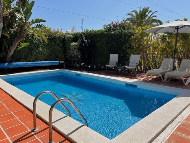 4 bedroom Villa for sale in Nerja with pool - € 699,000 (Ref: 7072340)