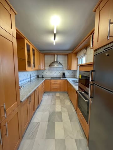 4 bedroom Villa for sale in Nerja with pool - € 699,000 (Ref: 7072340)