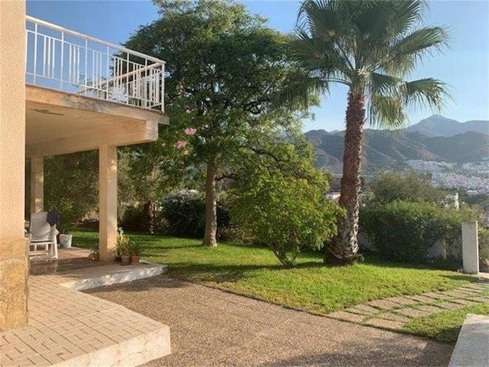 6 sovrum Villa till salu i Nerja med pool - 690 000 € (Ref: 7201669)