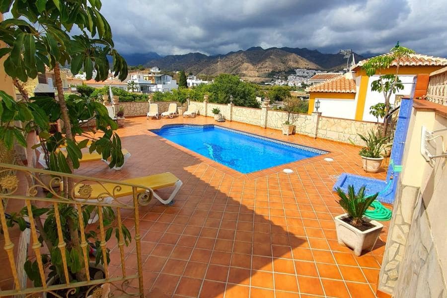7 bedroom Villa for sale in Nerja with pool - € 784,000 (Ref: 7614274)