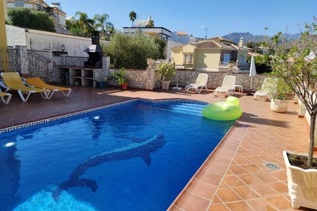 7 bedroom Villa for sale in Nerja with pool - € 784,000 (Ref: 7614274)