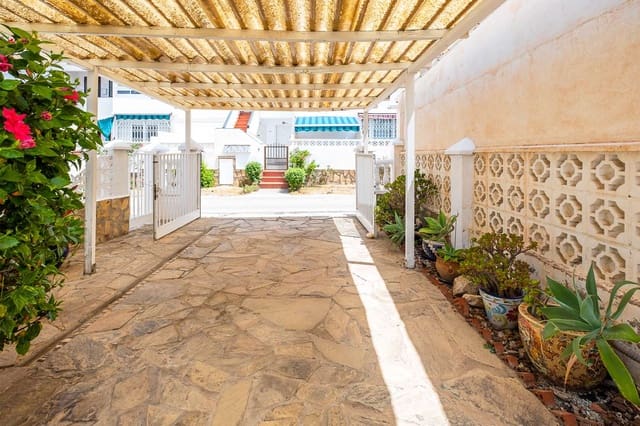 2 sovrum Semi-fristående Villa till salu i Centro Internacional, Torrox - 365 000 € (Ref: 8652142)