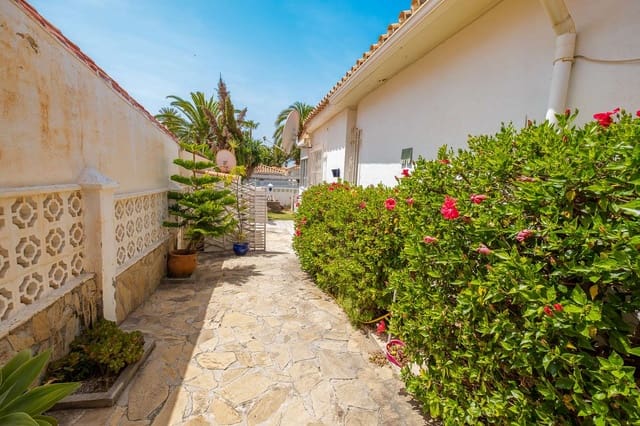 2 sovrum Semi-fristående Villa till salu i Centro Internacional, Torrox - 365 000 € (Ref: 8652142)