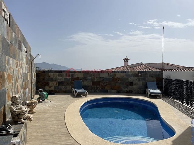 3 soveværelse Villa til salg i Nerja med swimmingpool - € 629.000 (Ref: 8847401)