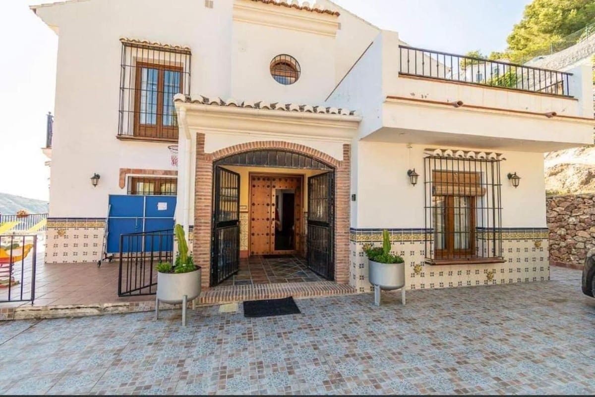 7 soveværelse Villa til salg i Frigiliana med swimmingpool - € 1.250.000 (Ref: 8847402)