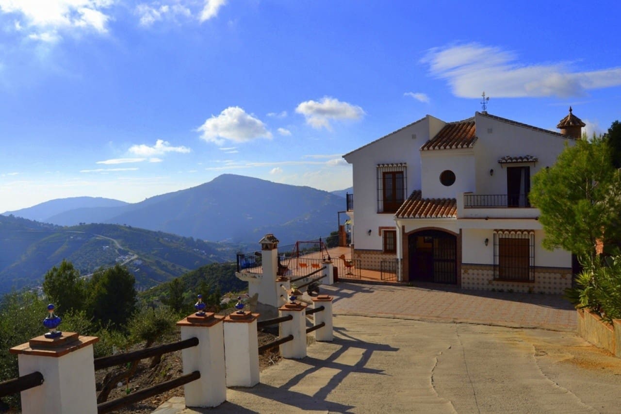 7 soveværelse Villa til salg i Frigiliana med swimmingpool - € 1.250.000 (Ref: 8847402)