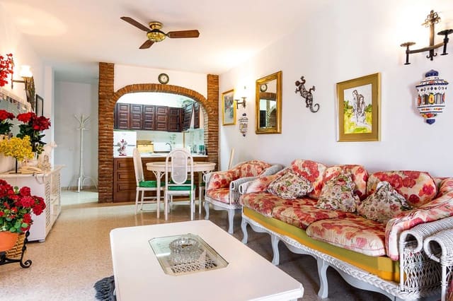 2 bedroom Apartment for sale in Capistrano, Nerja with pool - € 300,000 (Ref: 8847406)