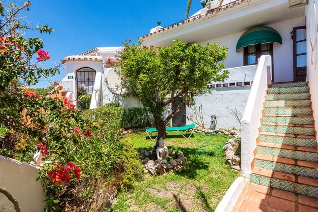 2 bedroom Apartment for sale in Capistrano, Nerja with pool - € 300,000 (Ref: 8847406)