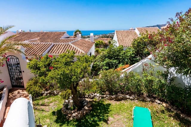 2 bedroom Apartment for sale in Capistrano, Nerja with pool - € 300,000 (Ref: 8847406)