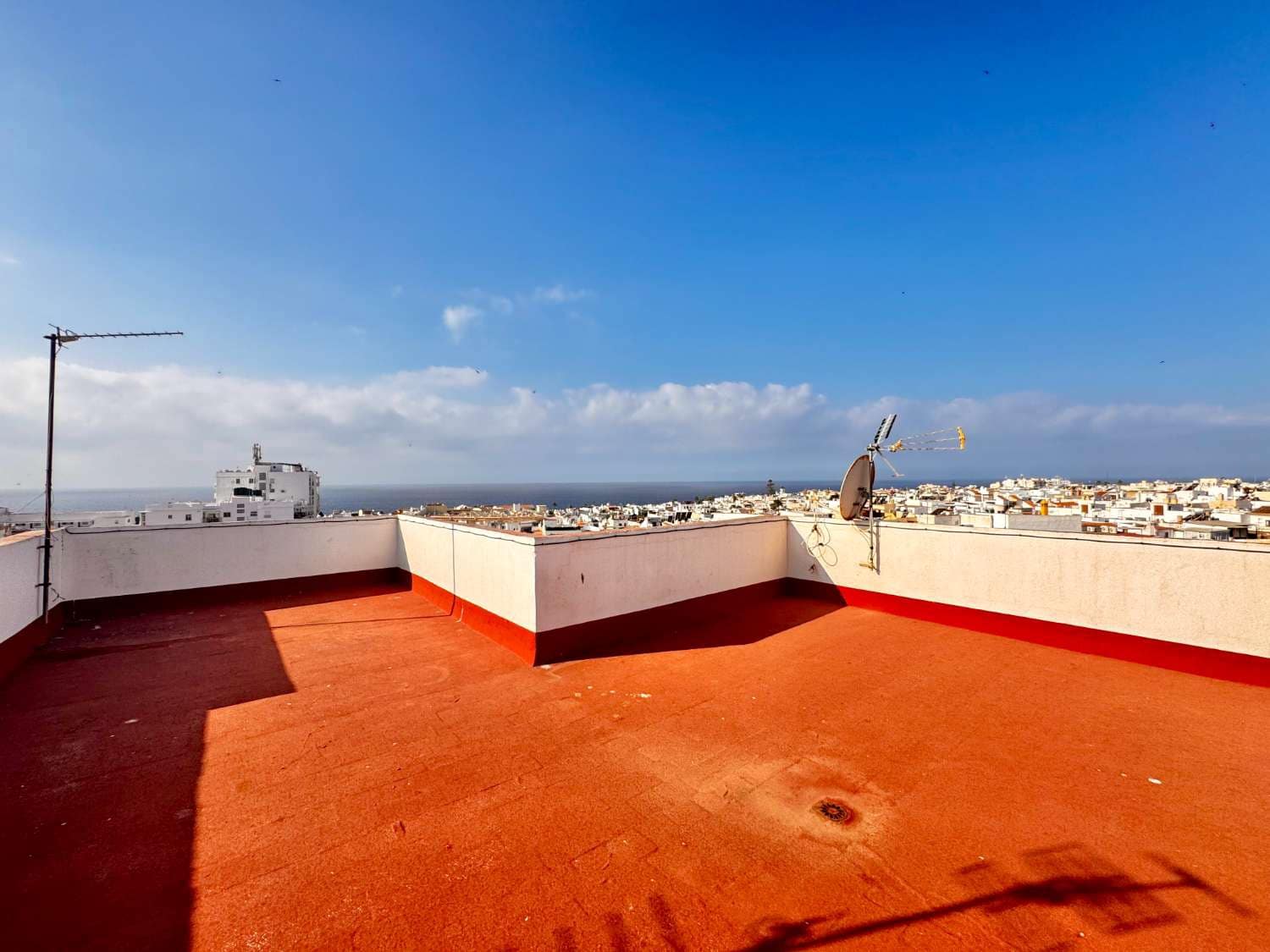 Piso de 3 habitaciones en Nerja en venta - 200.000 € (Ref: 9110065)