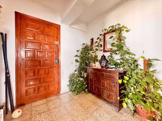 Piso de 3 habitaciones en Centro, Nerja en venta - 200.000 € (Ref: 9110065)