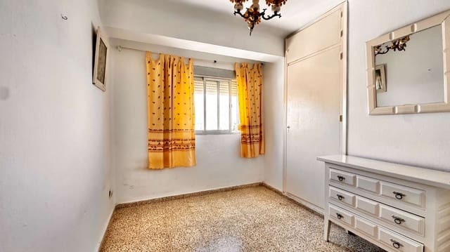 Piso de 3 habitaciones en Centro, Nerja en venta - 200.000 € (Ref: 9110065)