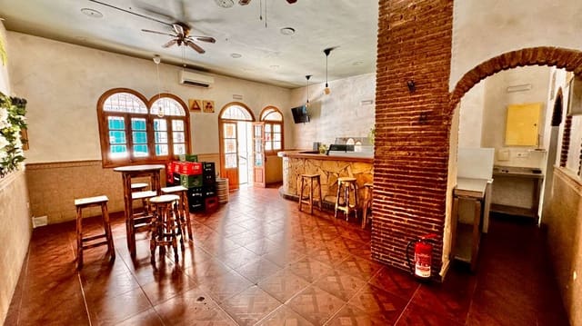 Erhverv til leje i Centro, Nerja - € 600 (Ref: 9169334)
