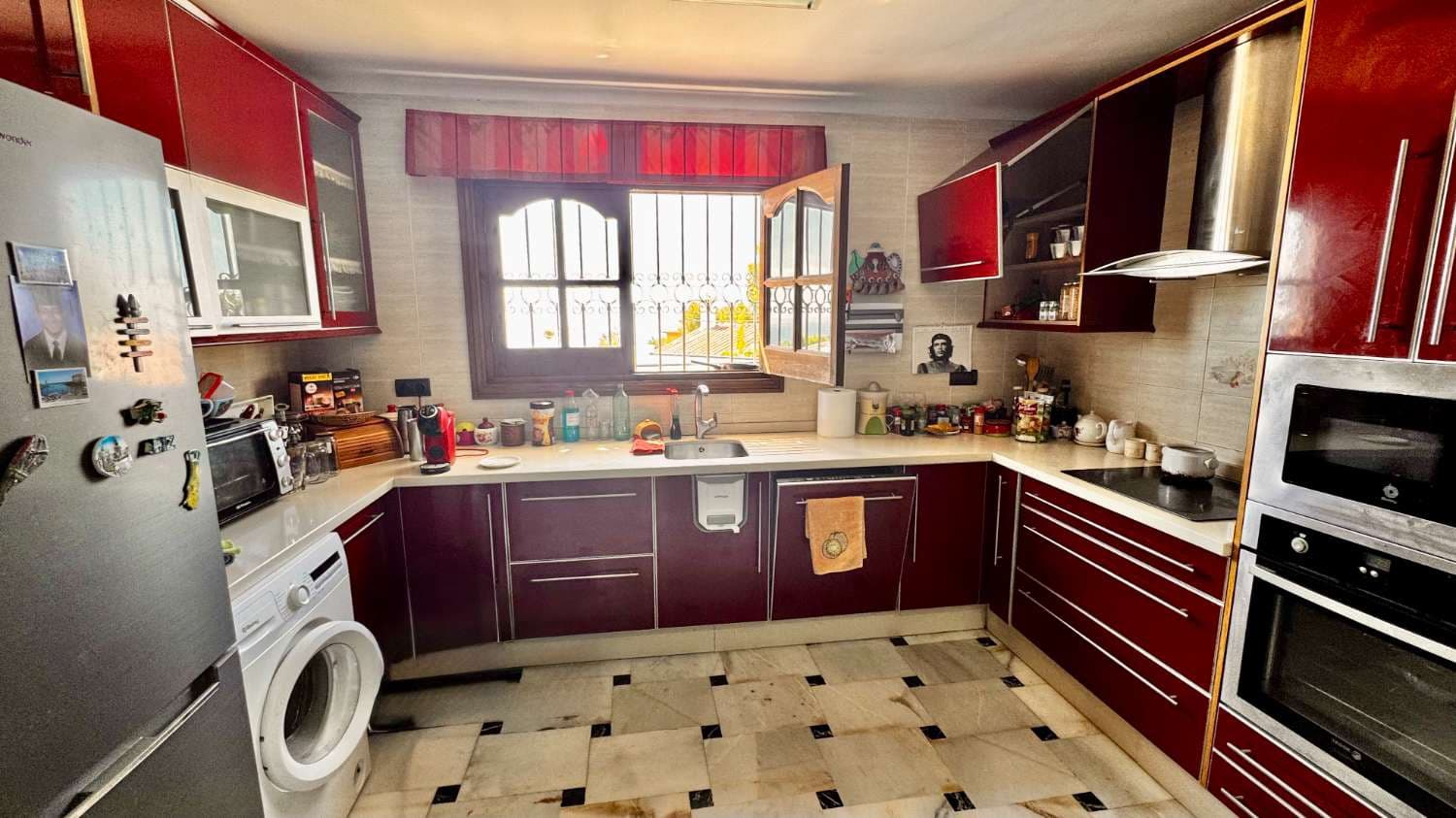 3 soverom Villa til salgs i Nerja med svømmebasseng garasje - € 650 000 (Ref: 9212539)