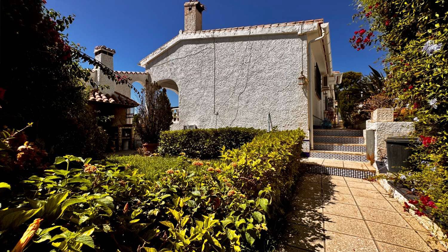 3 soverom Villa til salgs i Nerja med svømmebasseng garasje - € 650 000 (Ref: 9212539)