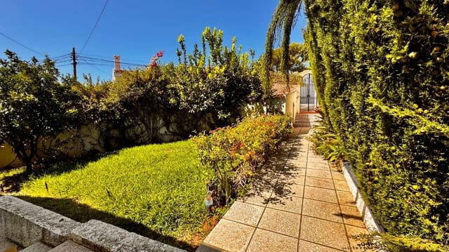 3 bedroom Villa for sale in Capistrano, Nerja with pool garage - € 650,000 (Ref: 9212539)