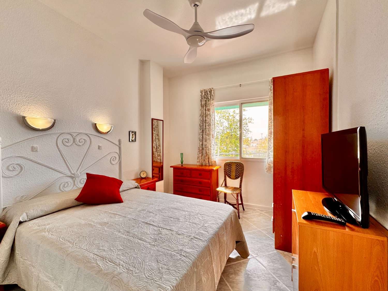 2 soveværelse Lejlighed til leje i Nerja med swimmingpool garage - € 1.000 (Ref: 9242709)