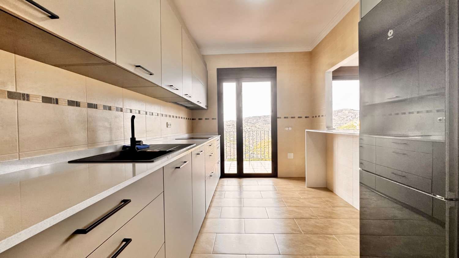 3 bedroom Flat for rent in Frigiliana - € 1,300 (Ref: 9284919)