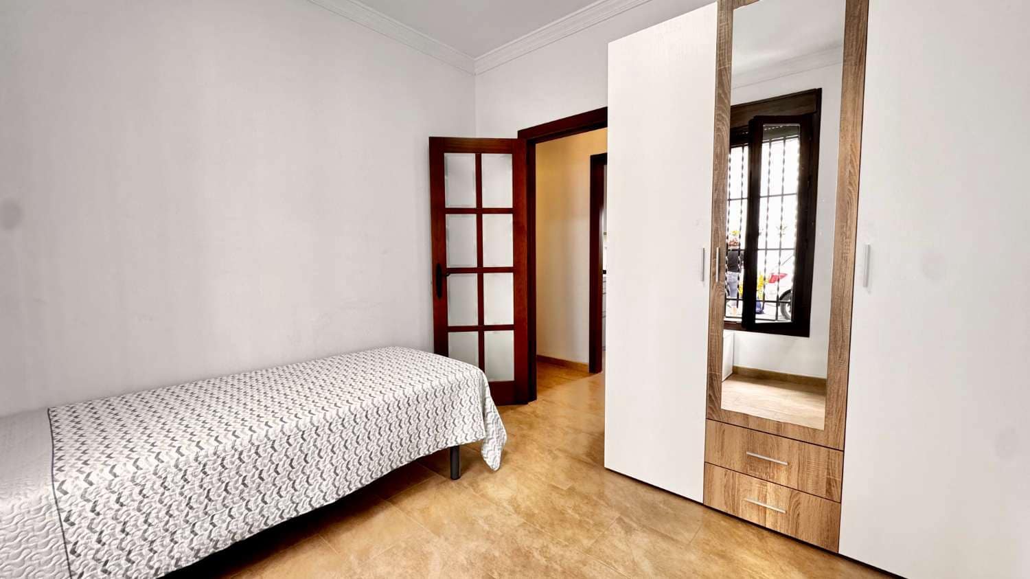 3 bedroom Flat for rent in Frigiliana - € 1,300 (Ref: 9284919)