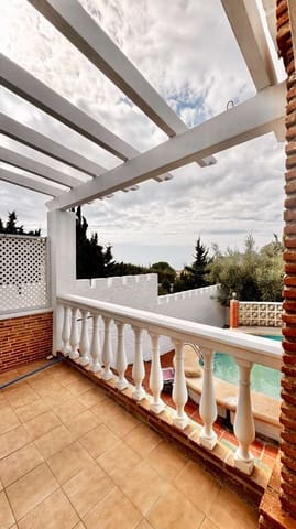 4 sypialnia Willa do wynajęcia w Avda Pescia - Ctra de Frigiliana, Nerja z basenem - 1 800 € (Ref: 9300525)