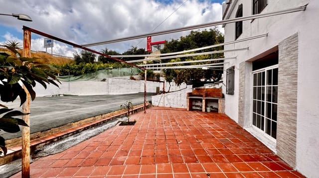 4 sypialnia Willa do wynajęcia w Avda Pescia - Ctra de Frigiliana, Nerja z basenem - 1 800 € (Ref: 9300525)