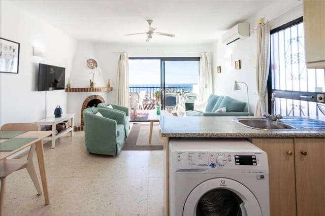 1 bedroom Apartment for sale in Capistrano, Nerja with pool - € 250,000 (Ref: 9358909)