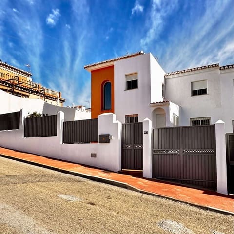 3 makuuhuone Huvila vuokrattavana paikassa Urbanización Santa Rosa, Torrox mukana uima-altaan 
autotalli - 1 500 € (Ref: 9374994)