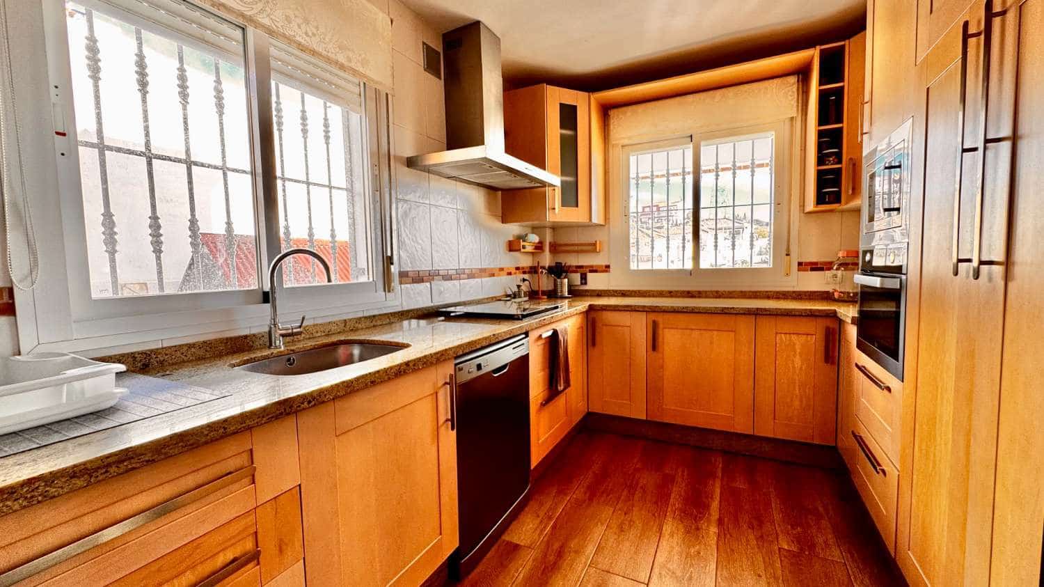 3 makuuhuone Huvila vuokrattavana paikassa Torrox-Costa mukana uima-altaan 
autotalli - 1 500 € (Ref: 9374994)