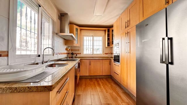 3 makuuhuone Huvila vuokrattavana paikassa Urbanización Santa Rosa, Torrox mukana uima-altaan 
autotalli - 1 500 € (Ref: 9374994)