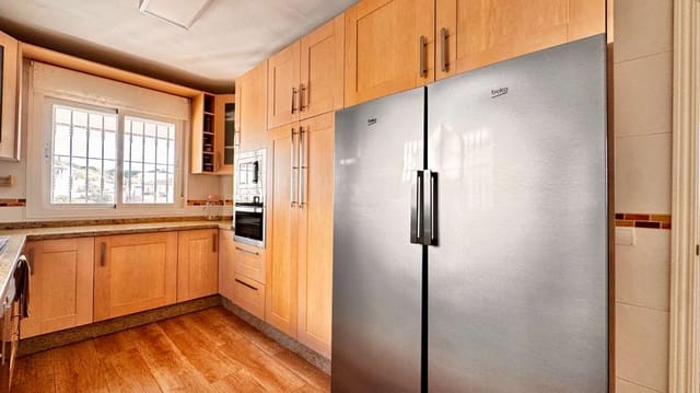 3 makuuhuone Huvila vuokrattavana paikassa Urbanización Santa Rosa, Torrox mukana uima-altaan 
autotalli - 1 500 € (Ref: 9374994)