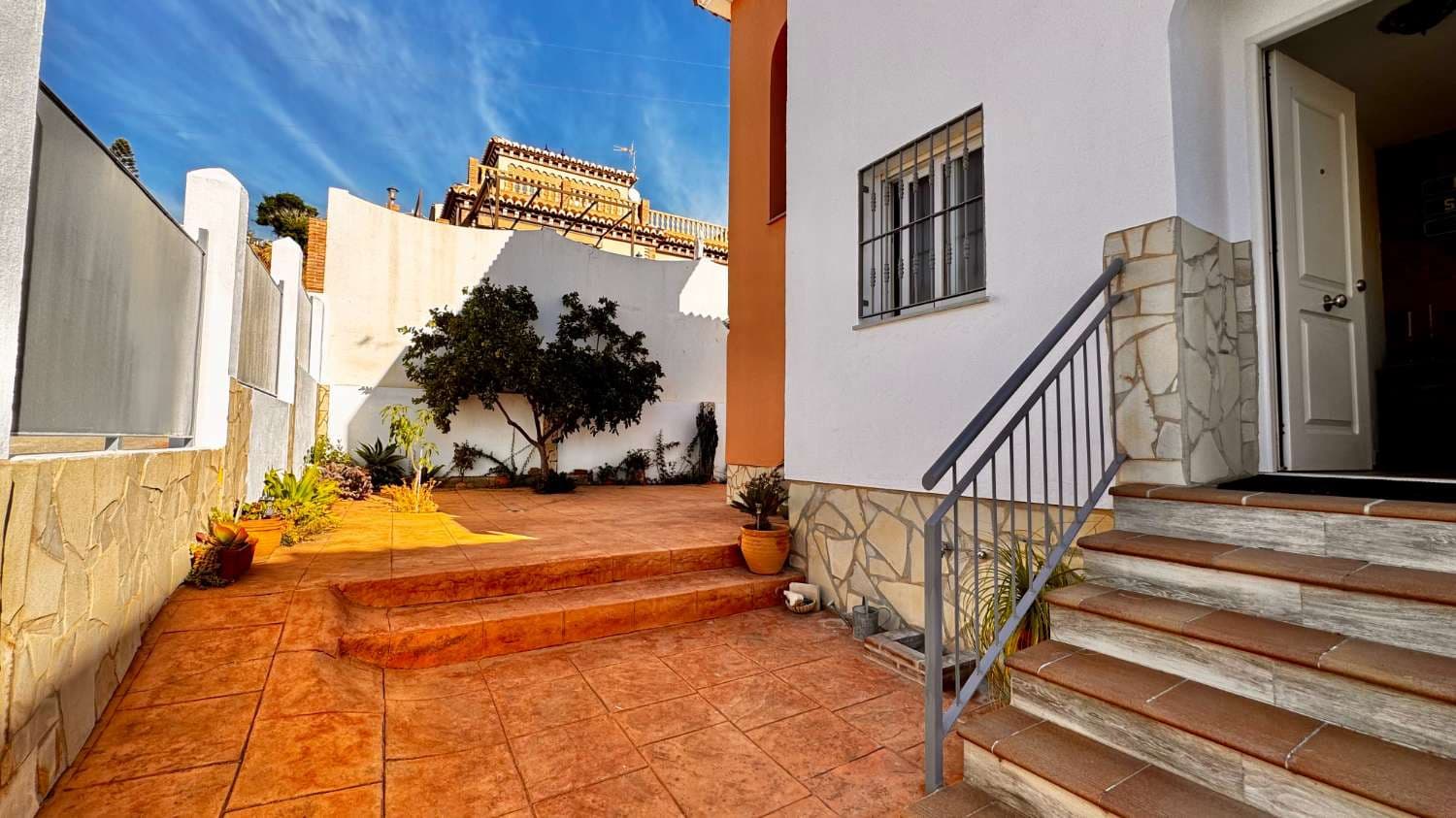 3 makuuhuone Huvila vuokrattavana paikassa Torrox-Costa mukana uima-altaan 
autotalli - 1 500 € (Ref: 9374994)